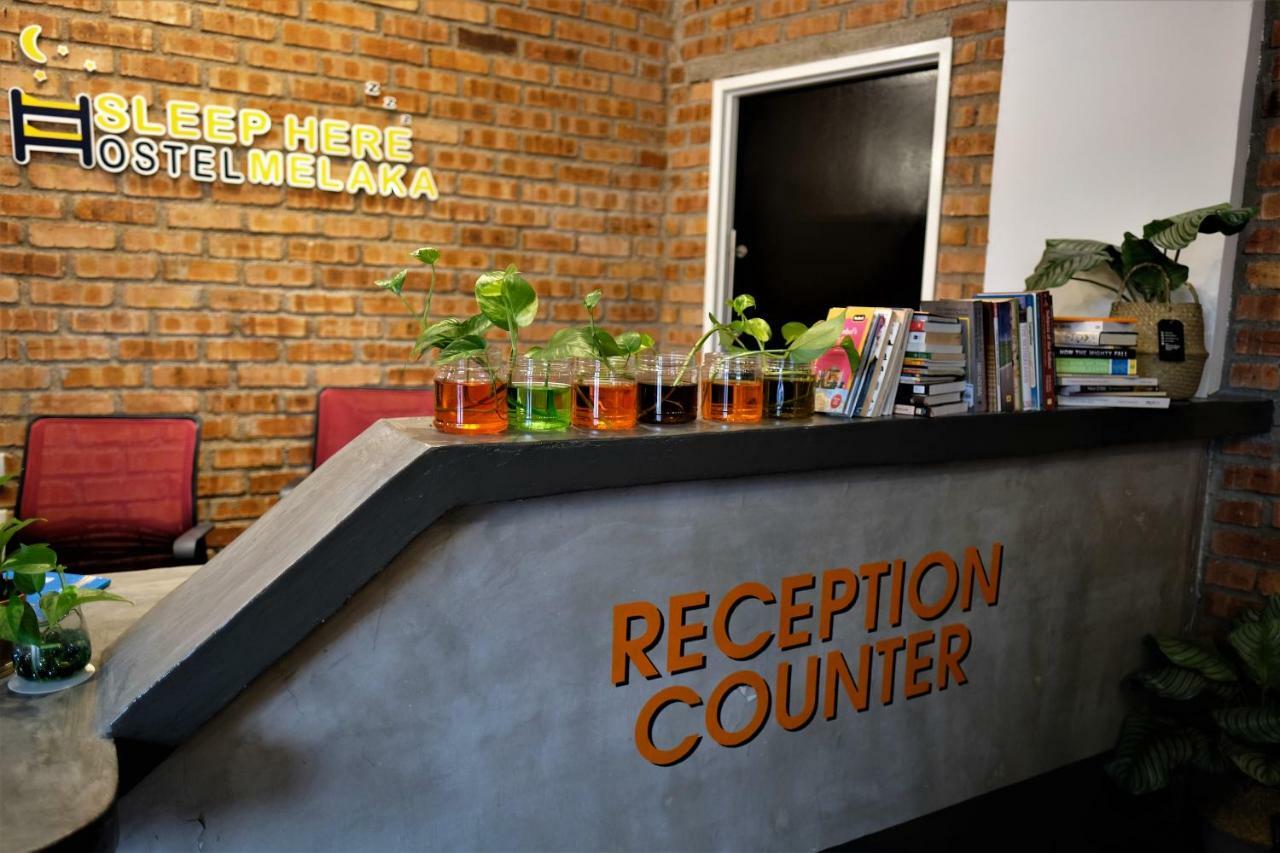 Sleep Here Hostel, Melaka Экстерьер фото